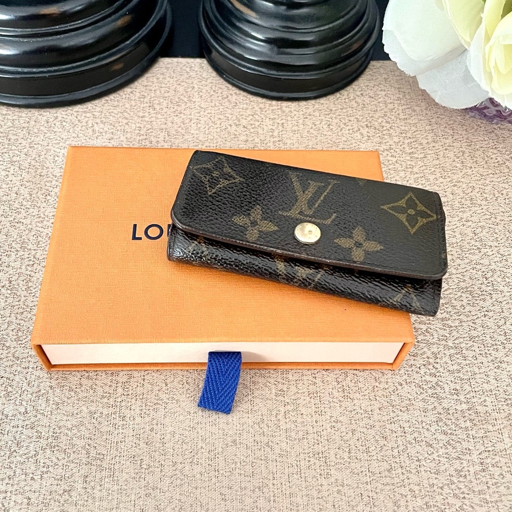 Authentic Louis Vuitton Monogram 4 Key Wallet Car… - image 1